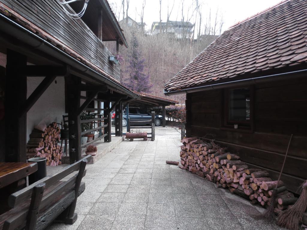 Hotel Gostisce Smuk Križe Esterno foto
