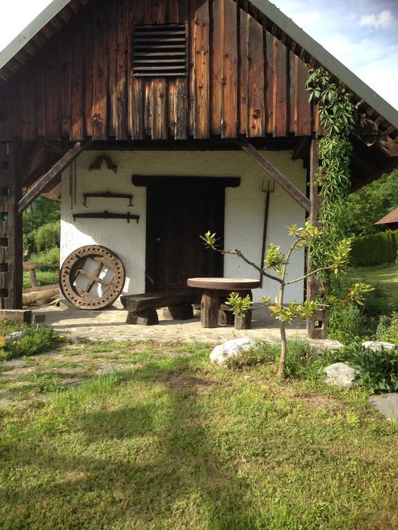 Hotel Gostisce Smuk Križe Esterno foto