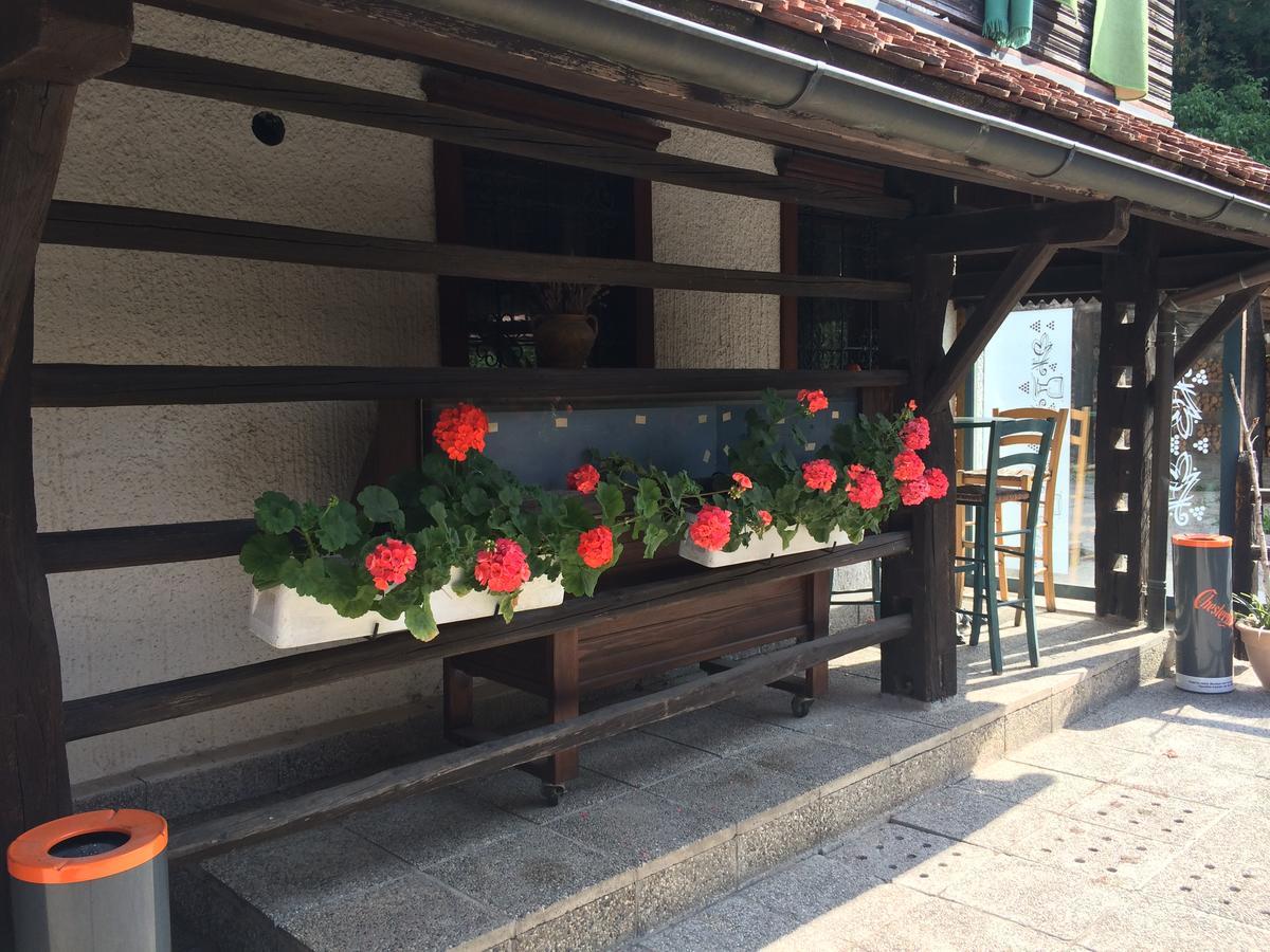 Hotel Gostisce Smuk Križe Esterno foto